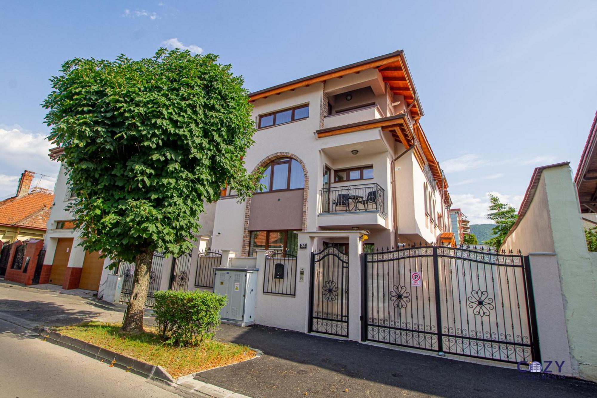 Cozy Brand New Boutique Aparthotel Брашов Экстерьер фото