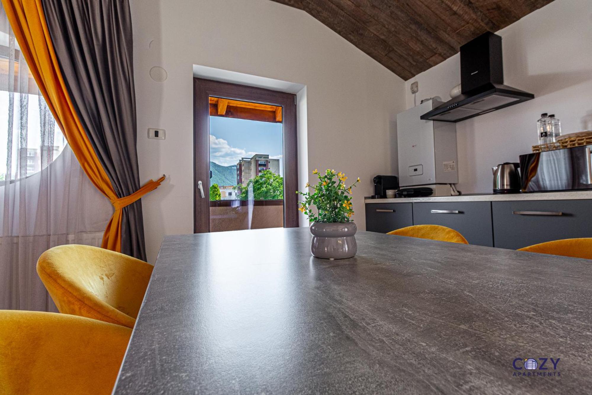 Cozy Brand New Boutique Aparthotel Брашов Экстерьер фото